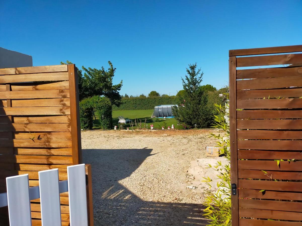 Logement Atypique Arles Exterior photo